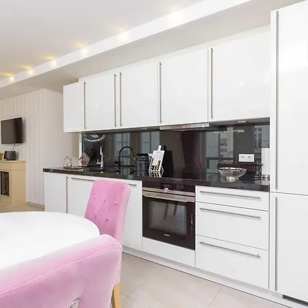 Apartment Westend - Ferienwohnung 10 *
